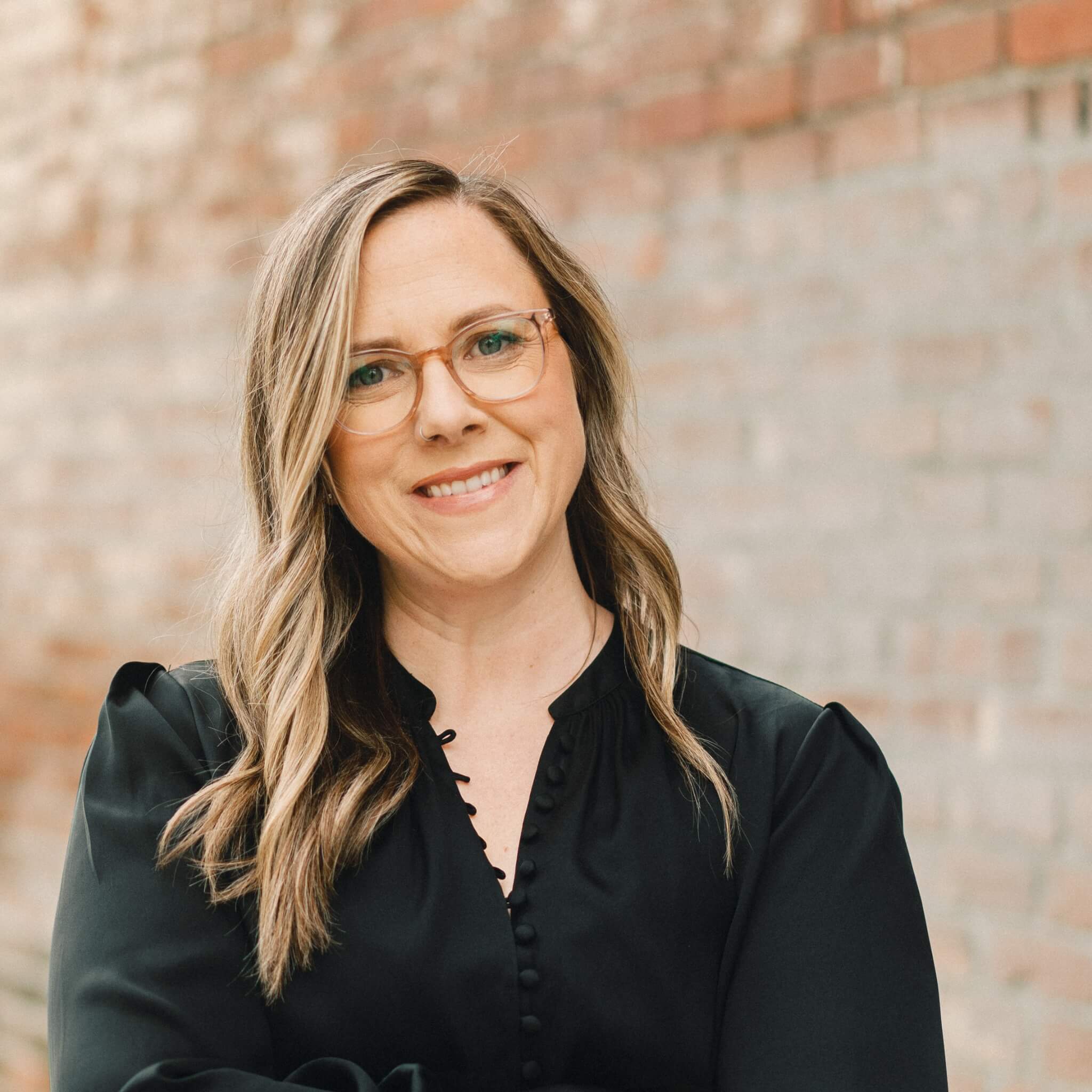 Image of a headshot of Ellen Dearborn.